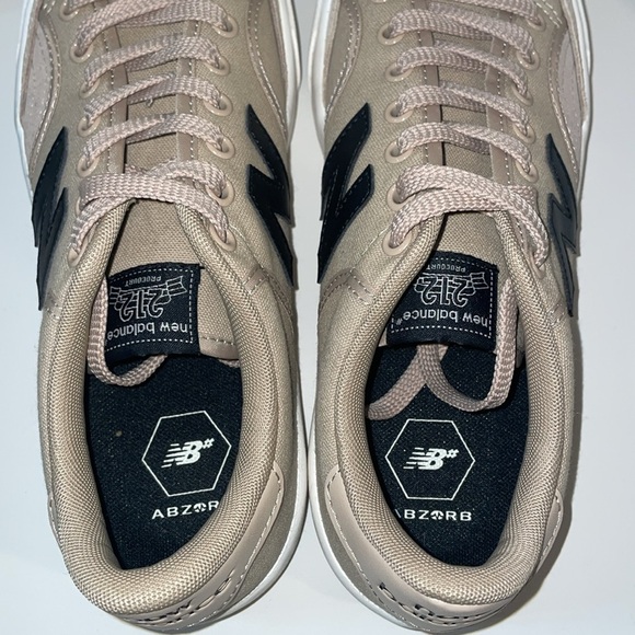 New Balance 212 ProCourt Size 7.5. - Picture 6 of 13